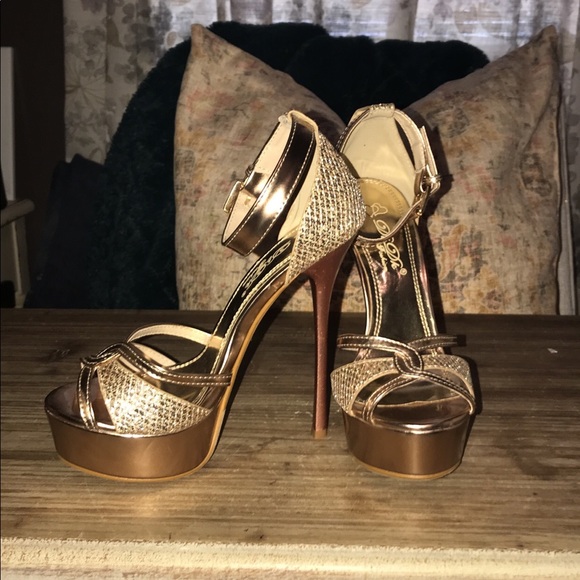 NEVER WORN GORGEOUS Rose Gold Strappy Heel 7.5 - Picture 2 of 8